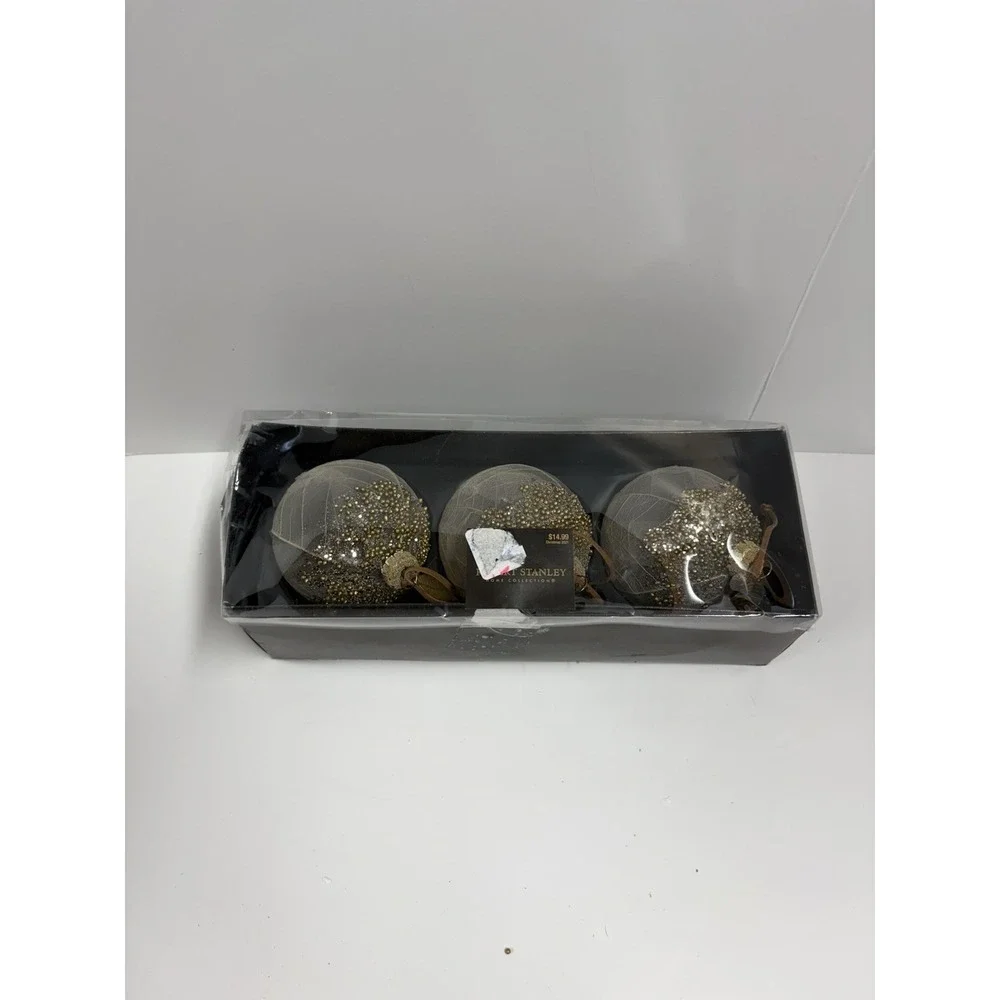 3 pack Glass‎ Ornaments with leaves and beading detailing